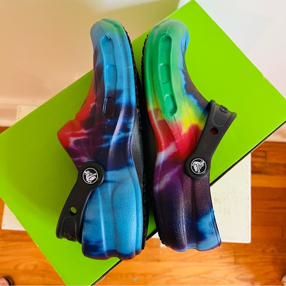 NIB tie dye crocs - Picture 7 of 8